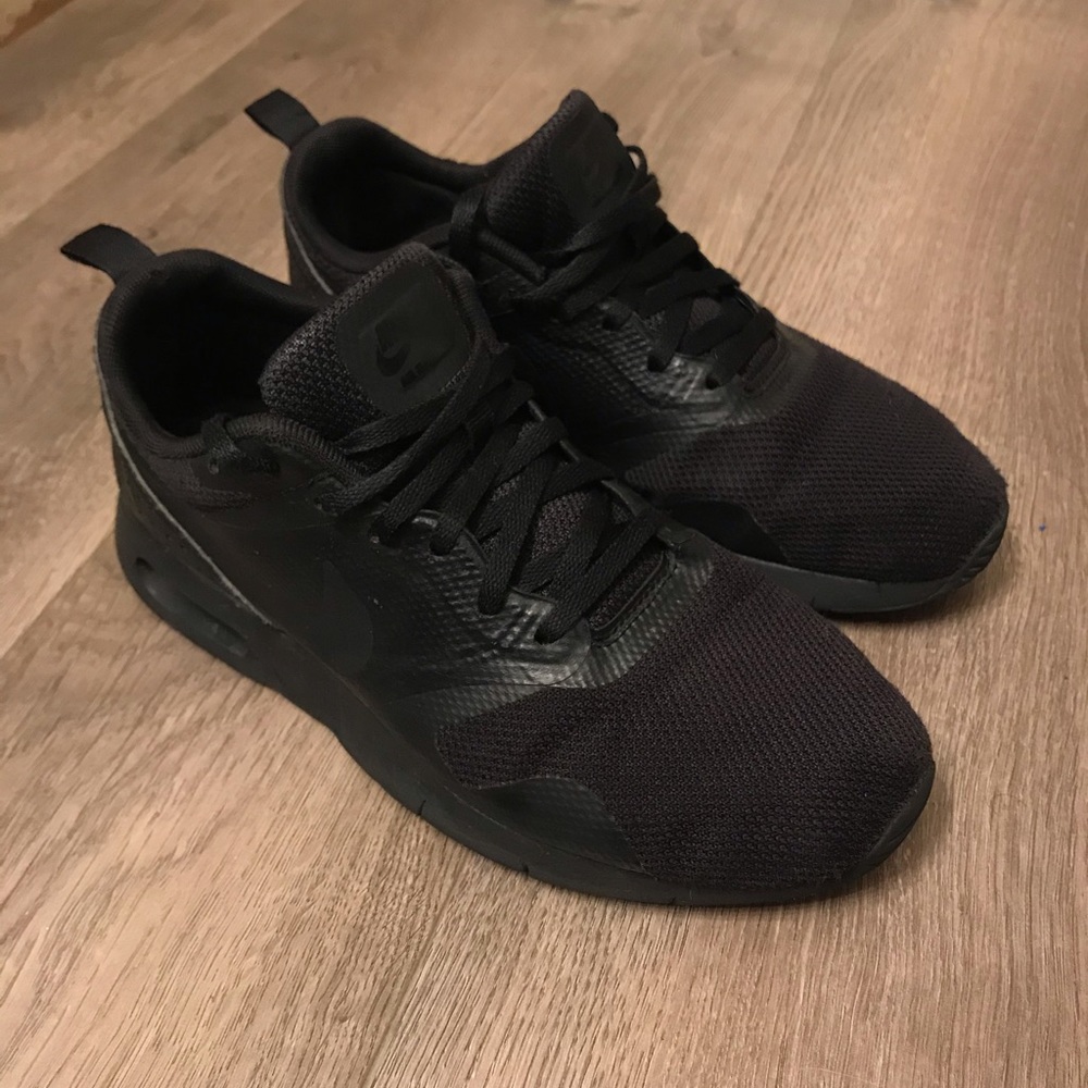 Nike Air Max Tavas Black Shoes US 4.5Y 814443-005